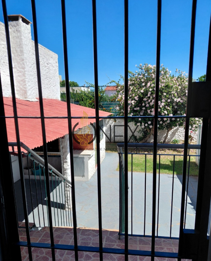 Casa ID.4194 - Oportunidad venta propiedad  dos casas  independientes + dependencia de servicio cerca de la rambla - Piriápolis