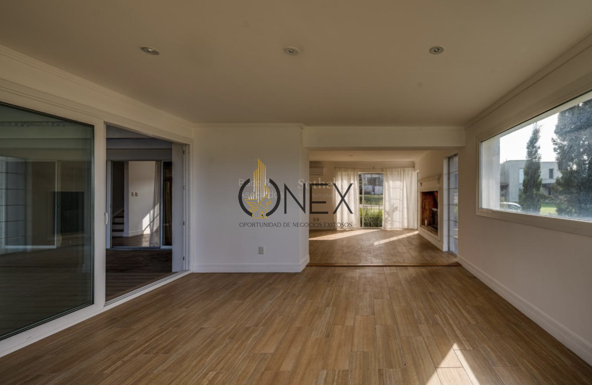 Casa ID.3374 - TU NUEVA VIDA EMPIEZA ACÁ! Venta Casa Altos la Tahona 3D Suite, estar, 2 plantas excelente ubicación  