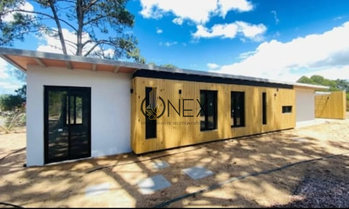 Casa ID.1375 - ¡Se vende espectacular casa a estrenar! de tres dormitorios, en Club del Lago, Punta Ballena  