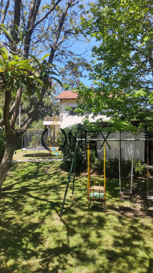 Casa ID.3977 - SE VENDE EXCELENTE PROPIEDAD DE 4 DORMITORIOS EN PINAMAR SUR