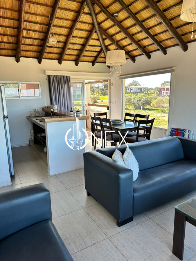 Casa ID.4559 - Venta casa de 4 dormitorios con vista al mar en Punta del Diablo.