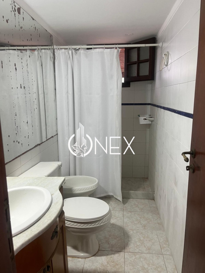 Casa ID.4580 - Venta casa de 4 dormitorios y 4 baños a 5 cuadras de la playa mansa.