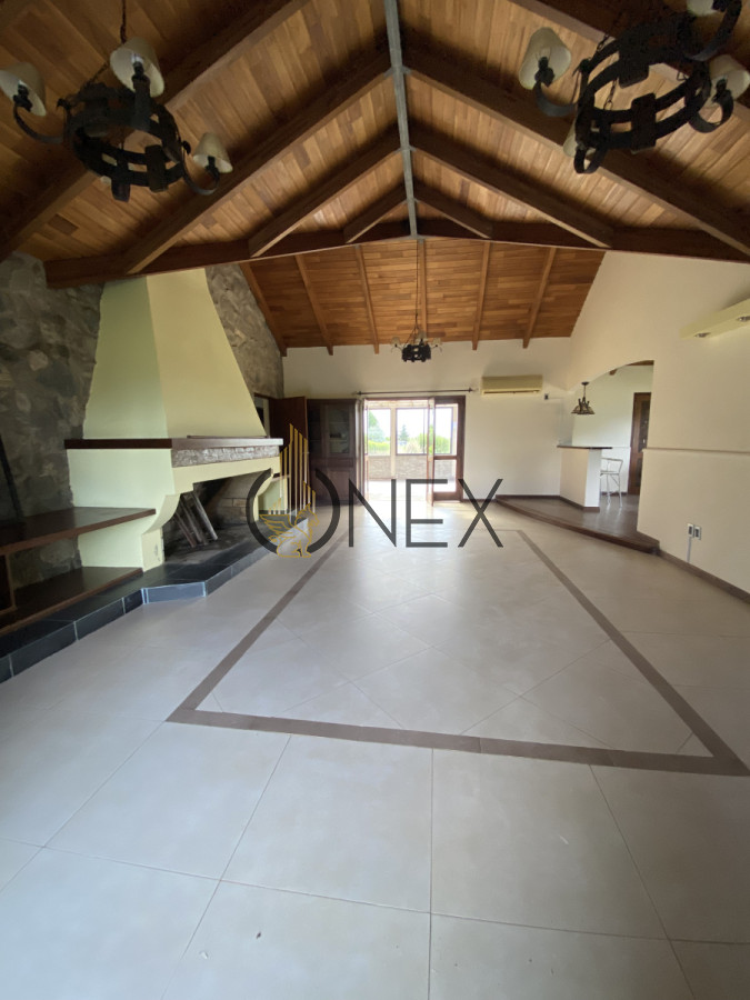Casa ID.1557 - HERMOSA CASA DE PIEDRA EN VENTA 
