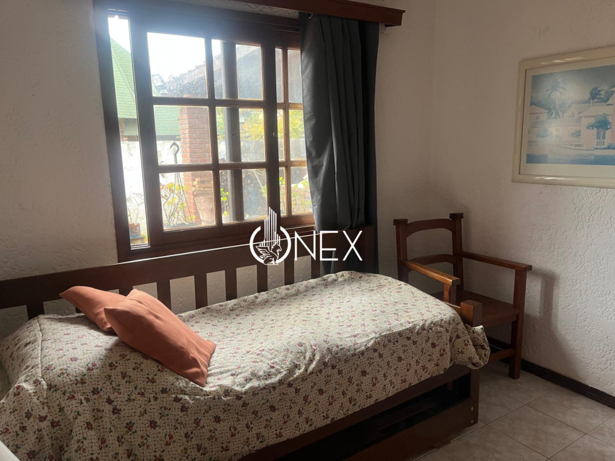 Casa ID.4580 - Venta casa de 4 dormitorios y 4 baños a 5 cuadras de la playa mansa.