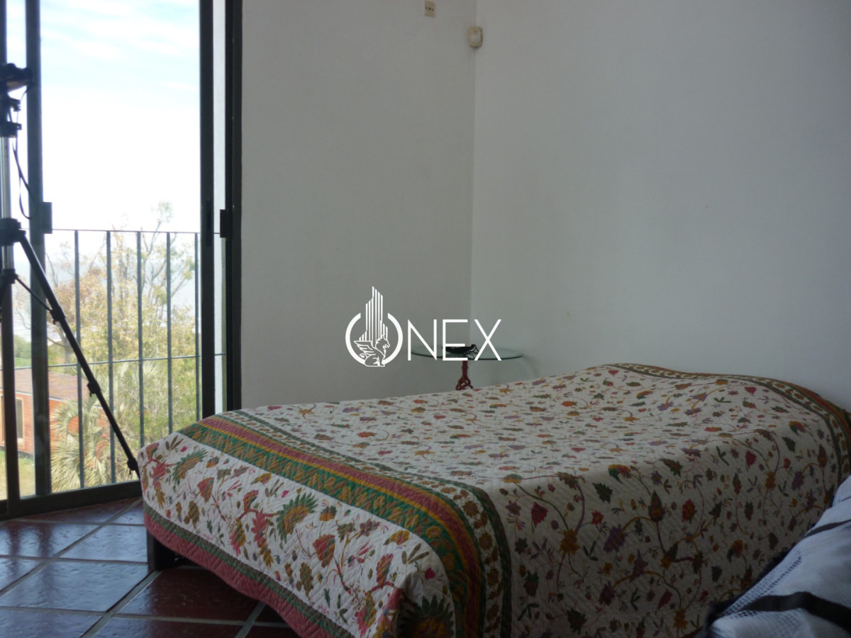 Casa ID.4333 - Casa Tipo Castillo en Venta - Frente al Mar - 3.500 m²