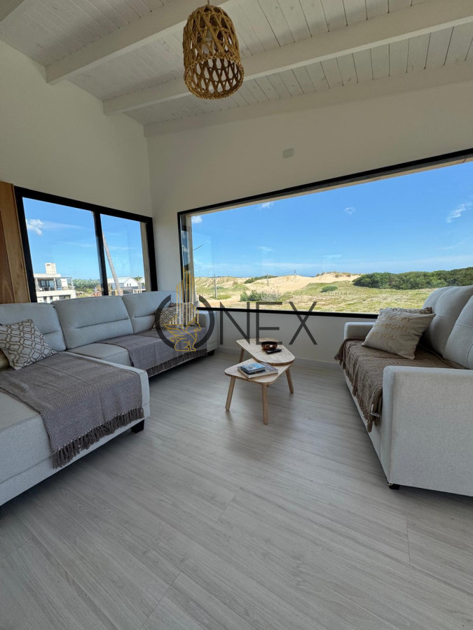 Casa ID.1404 - ¡Se vende espectacular casa a estrenar! de tres dormitorios, en Club del Lago, Punta Ballena  