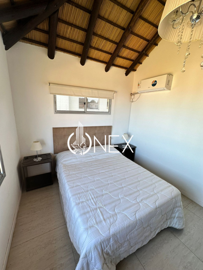 Casa ID.4559 - Venta casa de 4 dormitorios con vista al mar en Punta del Diablo.