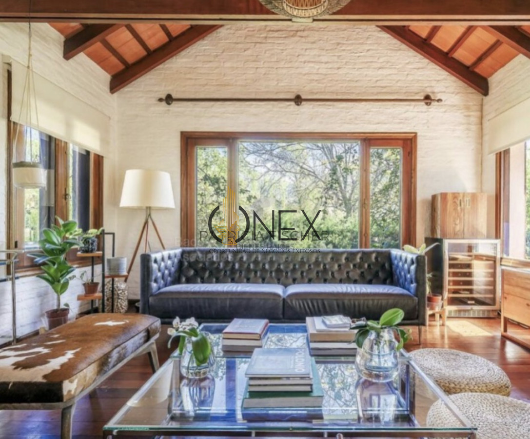 Casa ID.3373 - LUJO Y COMODIDAD Venta o Alquiler Casa Lomas Tahona 3D suite Playroom Estar Terraza Gge Piscina Parrillero