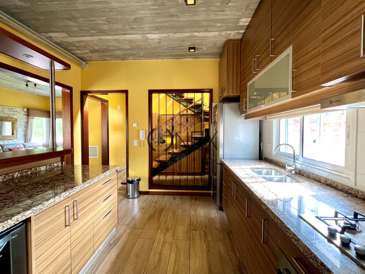 Casa ID.1848 - VENTA CASA AMUEBLADA, 3 DORMITORIOS, 3 BAÑOS, PLAYA GRANDE, PIRIÁPOLIS