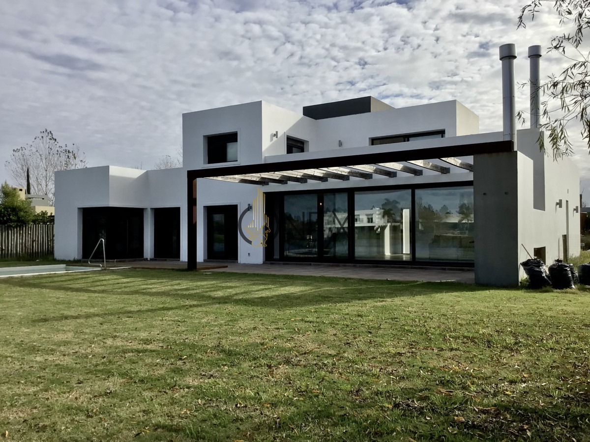 Casa ID.2275 - Casa en Barrios Privados, Viñedos de la Tahona