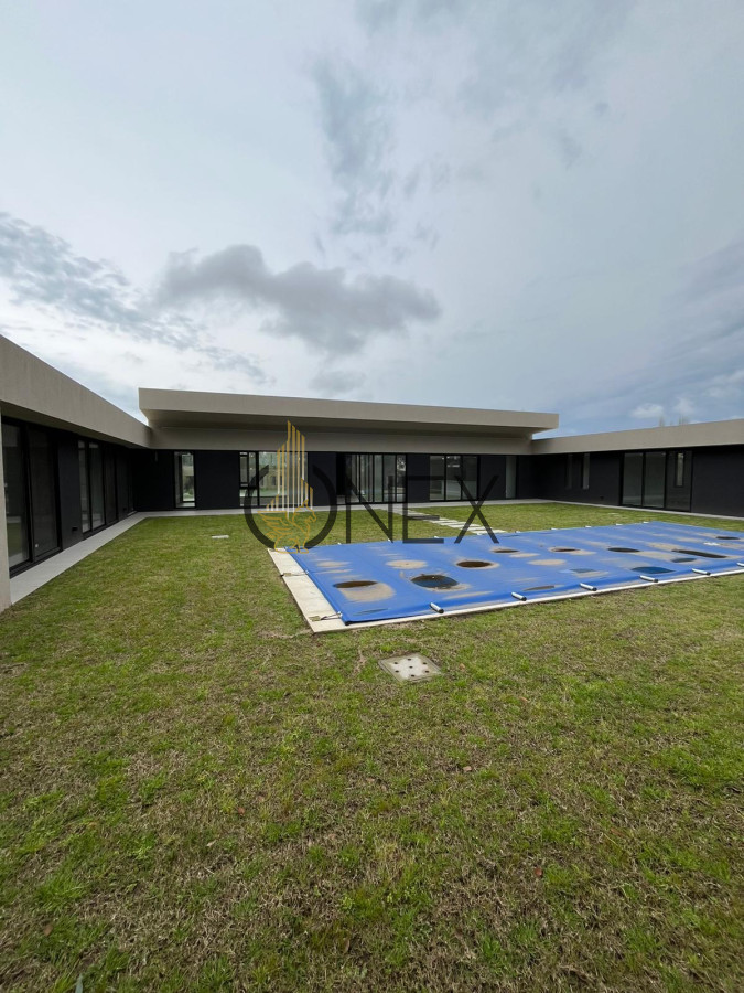 Casa ID.1587 - SE VENDE CASA EN BARRIO PRIVADO CARMEL
