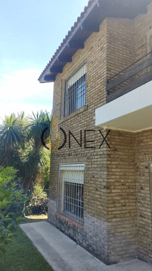 Casa ID.3977 - SE VENDE EXCELENTE PROPIEDAD DE 4 DORMITORIOS EN PINAMAR SUR