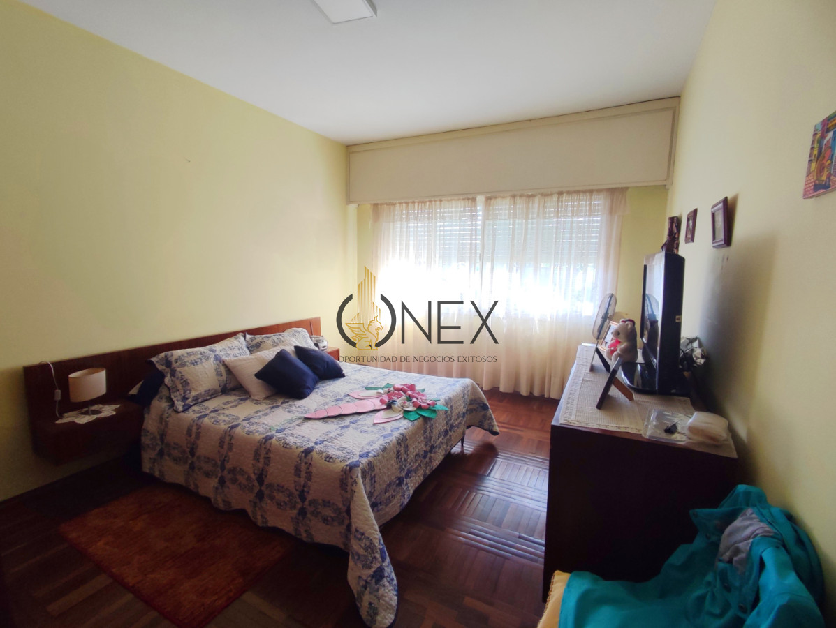 Casa ID.3774 - Casa en Venta de 7 dormitorios en Solymar a mts de la Rambla