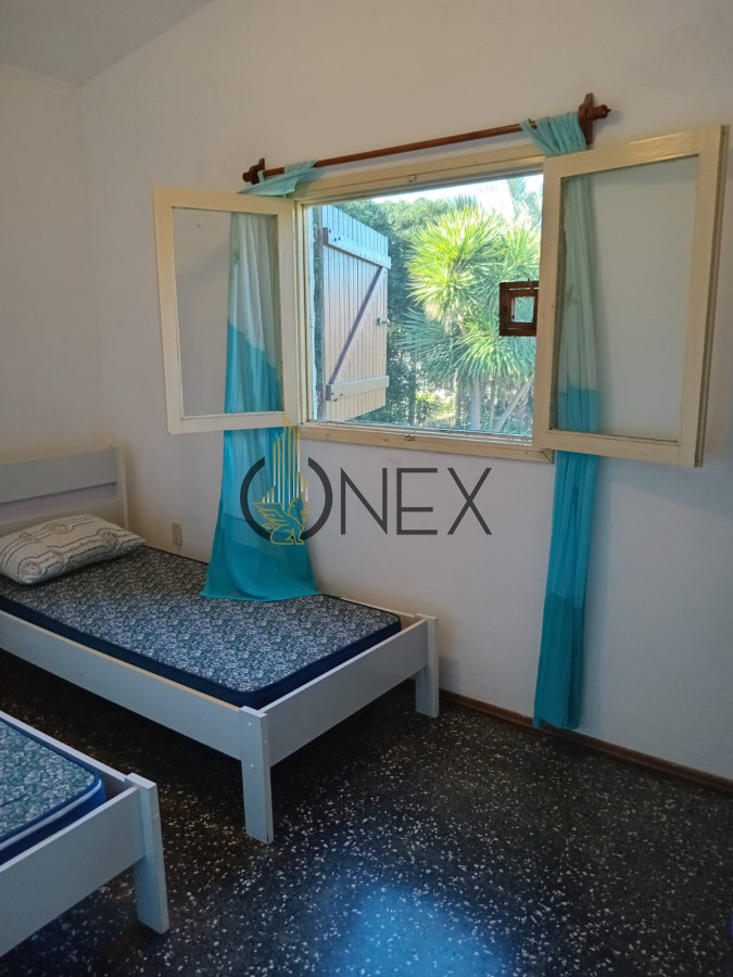 Casa ID.2981 - Venta casa de dos dormitorios zona El Chorro a 100 del mar y rotonda ruta 104