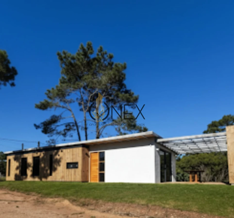 Casa ID.1375 - ¡Se vende espectacular casa a estrenar! de tres dormitorios, en Club del Lago, Punta Ballena  