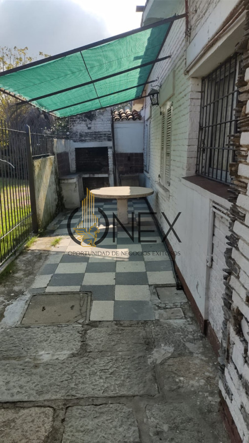 Casa ID.4406 - SE VENDE EXCELENTE PROPIEDAD EN ATLANTIDA, DE CUATRO DORMITORIOS