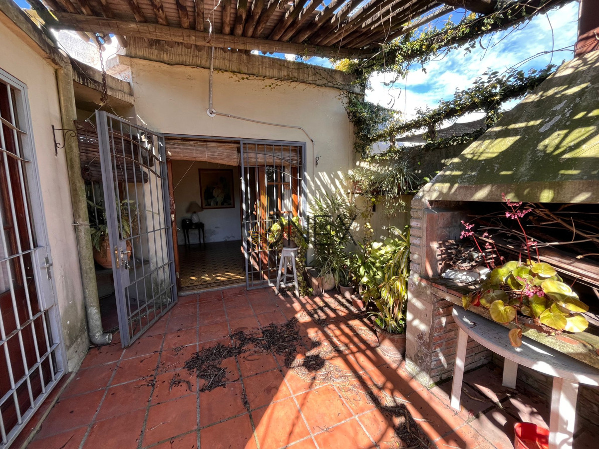 Casa ID.3099 - CASA EN VENTA A METROS DE REPUBLICA ARGENTINA