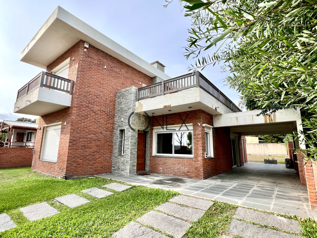 Casa ID.1848 - VENTA CASA AMUEBLADA, 3 DORMITORIOS, 3 BAÑOS, PLAYA GRANDE, PIRIÁPOLIS