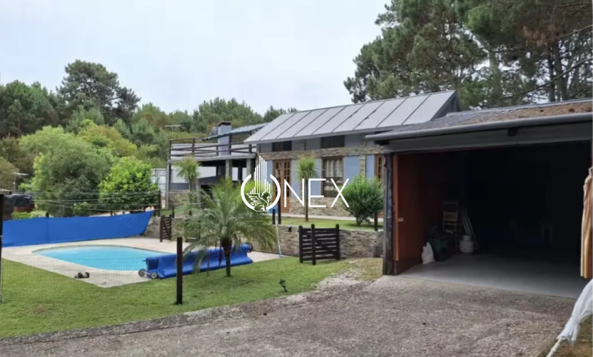 Casa ID.4627 - Oportunidad venta de casa en Maldonado solanas cuatro dormitorios cuatro baños piscina climatizada terraza con parrillero