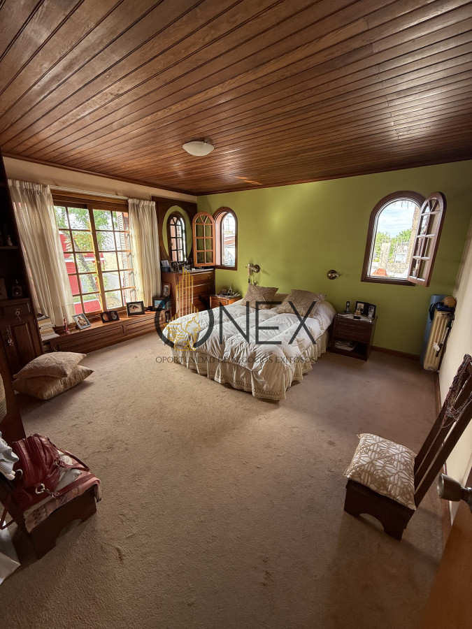 Casa ID.3526 - Se vende casa 5 dormitorios a pasos del centro de Tacuarembó 