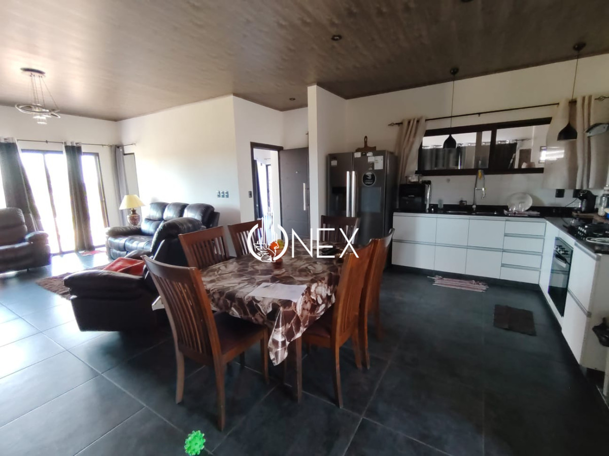 Casa ID.4951 - HERMOSA PROPIEDAD EN VENTA CON APARTAMENTO INDEPENDIENTE 