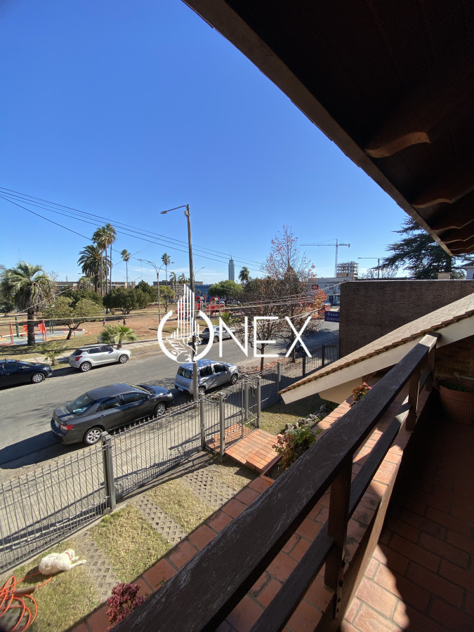 Casa ID.2717 - ESPECTACULAR PROPIEDAD FRENTE A PLAZA EN VENTA PAYSANDU 