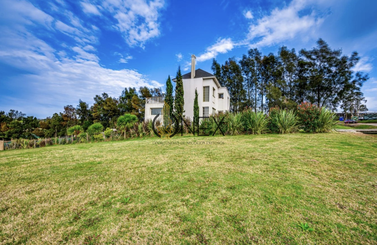 Casa ID.3374 - TU NUEVA VIDA EMPIEZA ACÁ! Venta Casa Altos la Tahona 3D Suite, estar, 2 plantas excelente ubicación  