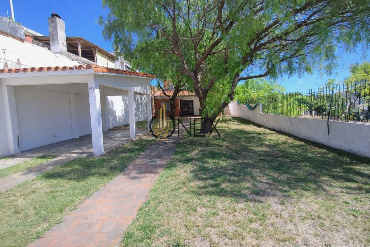 Casa ID.4194 - Oportunidad venta propiedad  dos casas  independientes + dependencia de servicio cerca de la rambla - Piriápolis