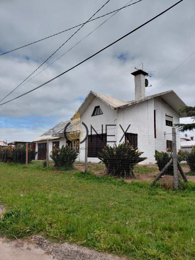 Casa ID.1514 - Gran Oportunidad Venta de Casa y Apartamento La Floresta a Pasos de La Playa.