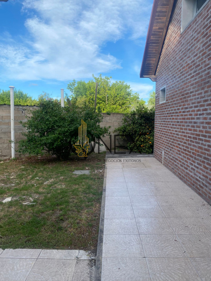 Casa ID.3627 - Se vende hermoso Chalet en Parque del Plata Sur