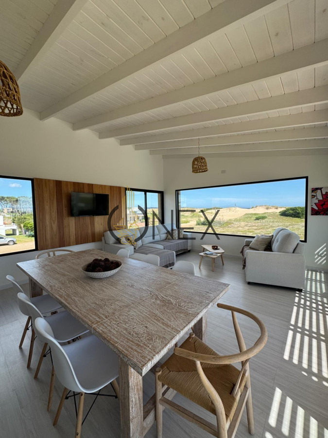 Casa ID.1404 - ¡Se vende espectacular casa a estrenar! de tres dormitorios, en Club del Lago, Punta Ballena  