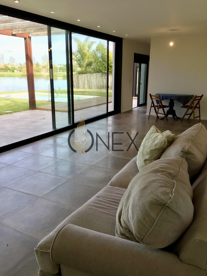 Casa ID.2275 - Casa en Barrios Privados, Viñedos de la Tahona