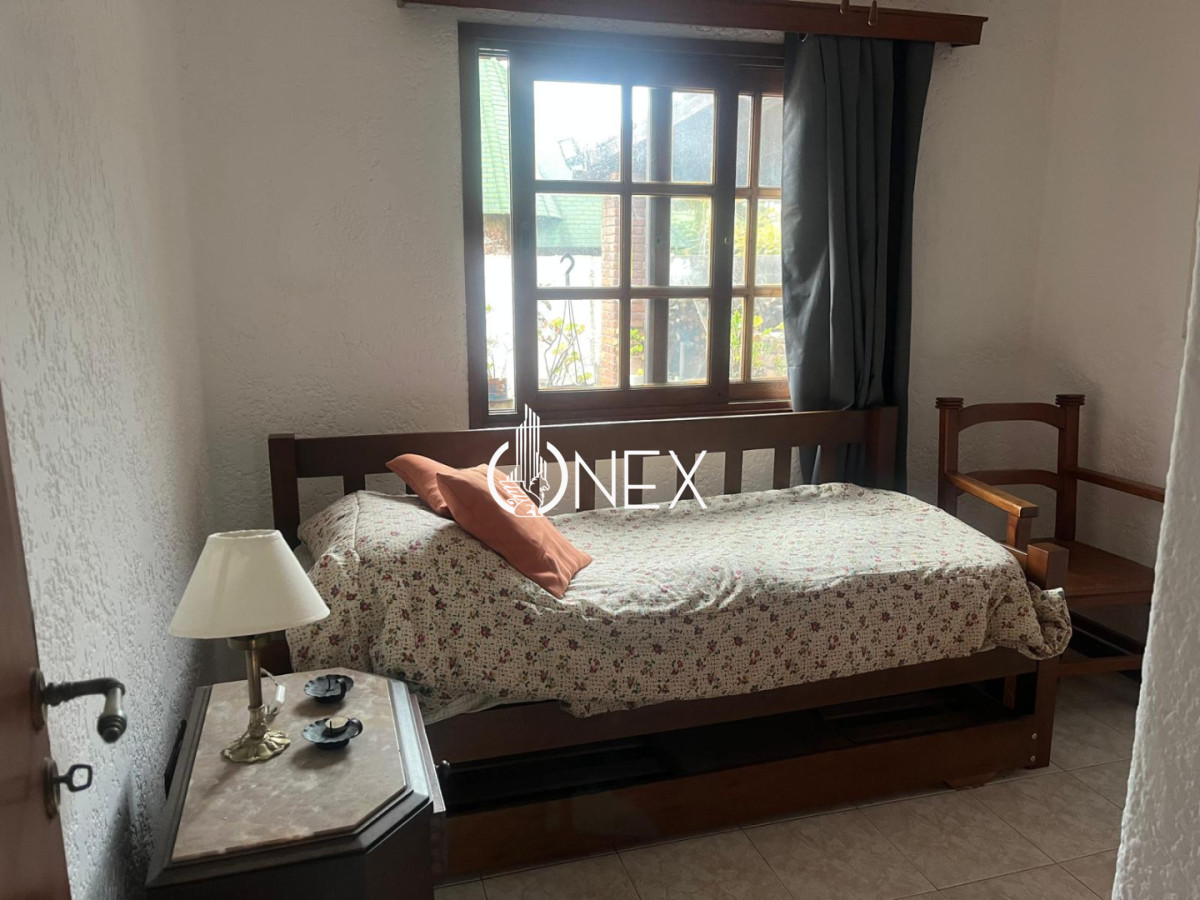 Casa ID.4580 - Venta casa de 4 dormitorios y 4 baños a 5 cuadras de la playa mansa.