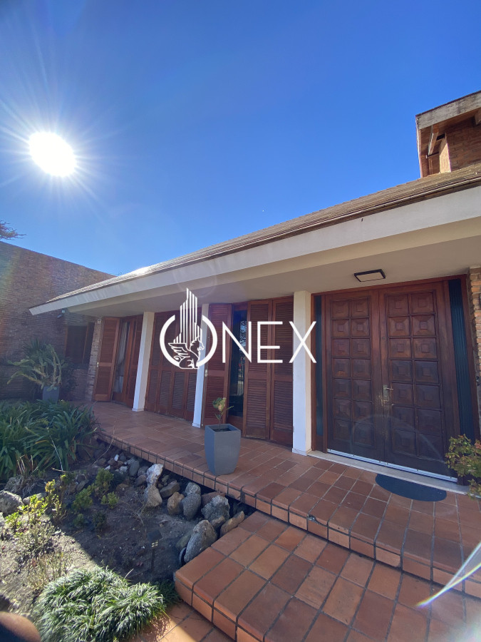 Casa ID.2717 - ESPECTACULAR PROPIEDAD FRENTE A PLAZA EN VENTA PAYSANDU 