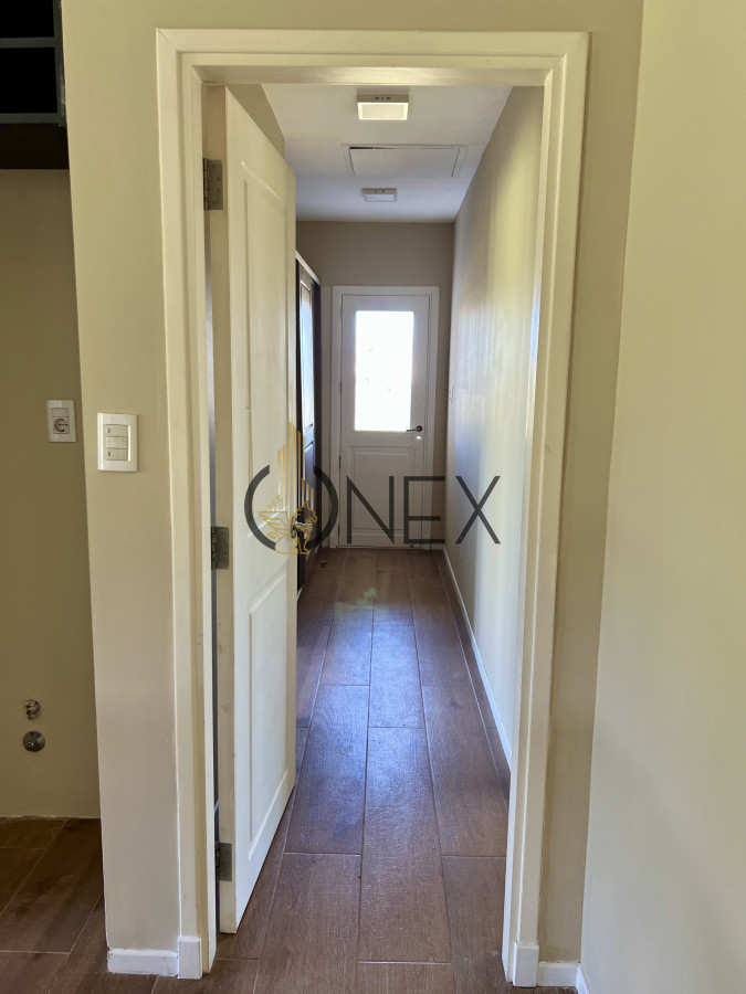 Casa ID.2001 - VENTA CASA CON RENTA 3 DORMITORIOS, CON PORCH Y PARRILLERO, BARRIO PRIVADO, LA TAHONA