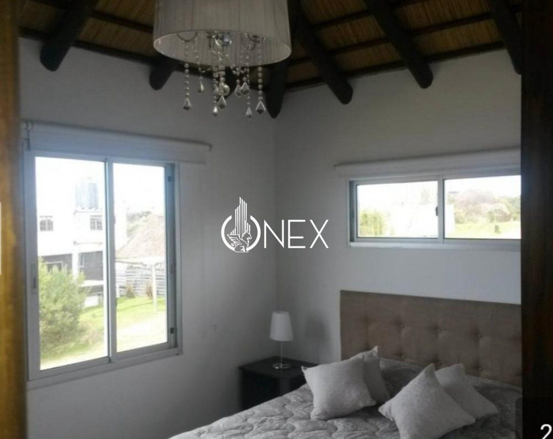 Casa ID.4559 - Venta casa de 4 dormitorios con vista al mar en Punta del Diablo.