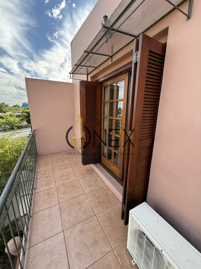 Casa ID.3526 - Se vende casa 5 dormitorios a pasos del centro de Tacuarembó 