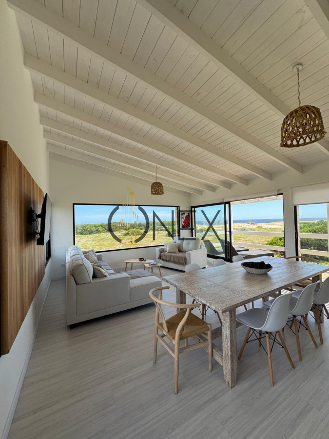 Casa ID.1404 - ¡Se vende espectacular casa a estrenar! de tres dormitorios, en Club del Lago, Punta Ballena  
