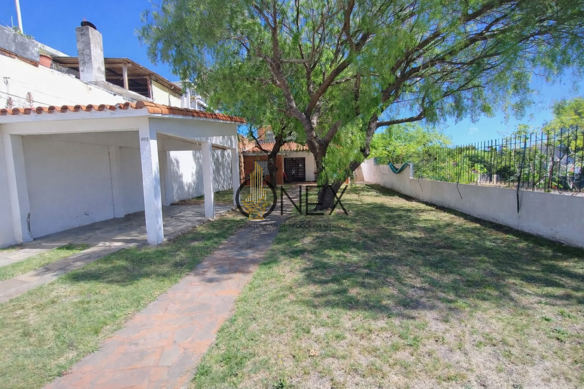 Casa ID.4194 - Oportunidad venta propiedad  dos casas  independientes + dependencia de servicio cerca de la rambla - Piriápolis