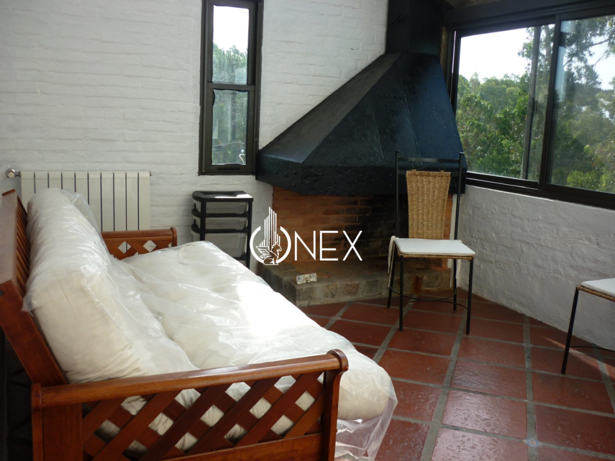 Casa ID.4333 - Casa Tipo Castillo en Venta - Frente al Mar - 3.500 m²