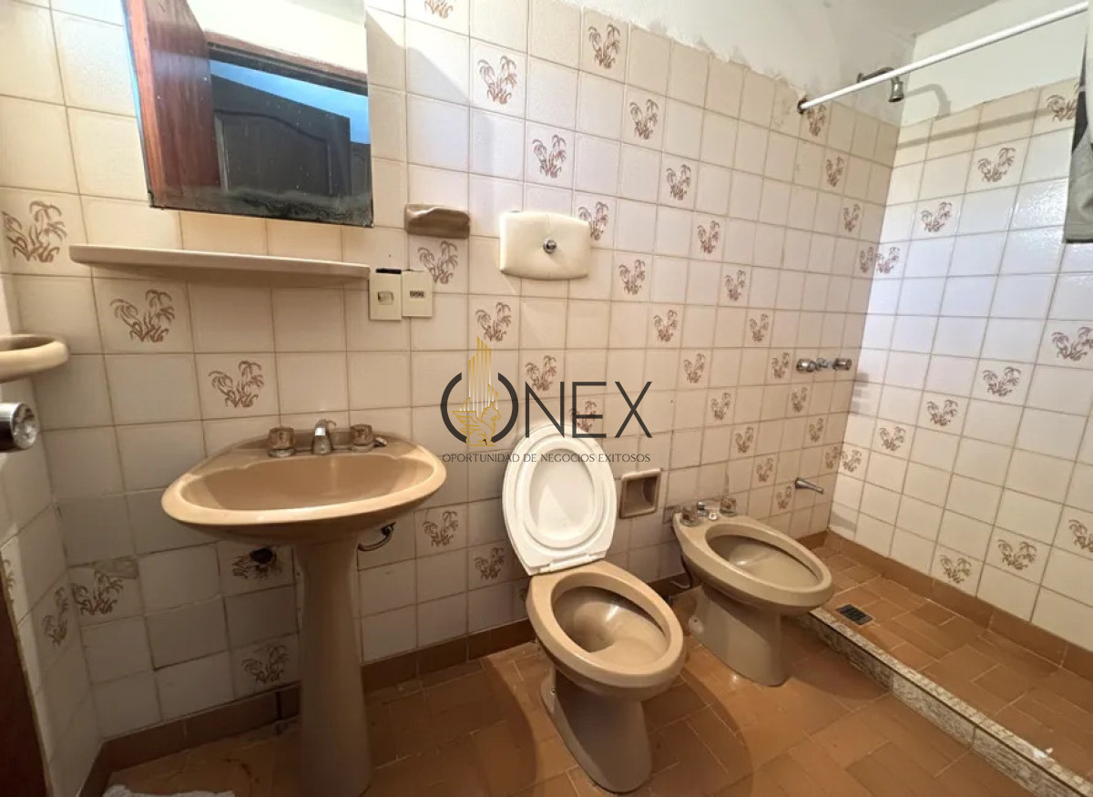 Casa ID.1514 - Gran Oportunidad Venta de Casa y Apartamento La Floresta a Pasos de La Playa.