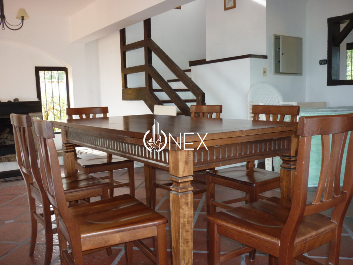Casa ID.4333 - Casa Tipo Castillo en Venta - Frente al Mar - 3.500 m²