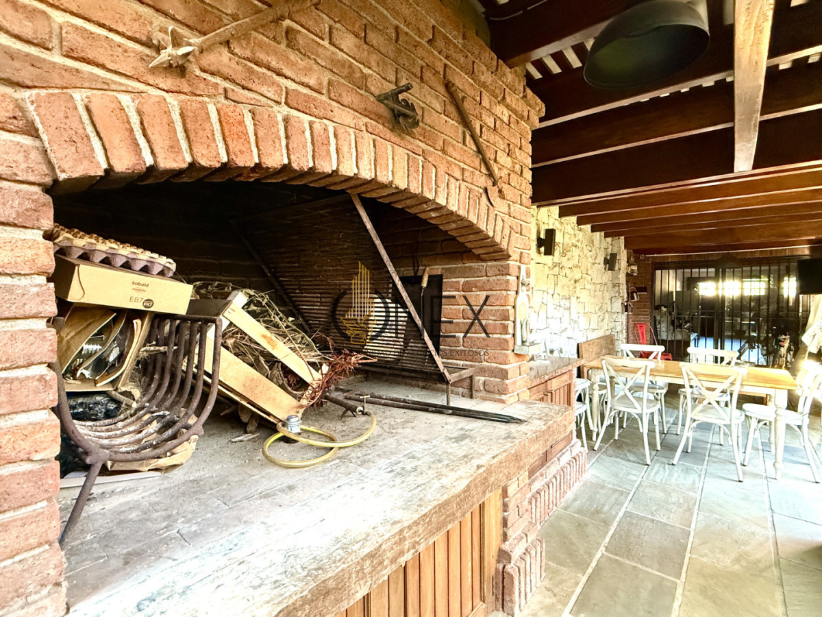 Casa ID.3611 - VENTA CASA 4 DORMITORIOS + SERVICIO, CARRASCO SUR