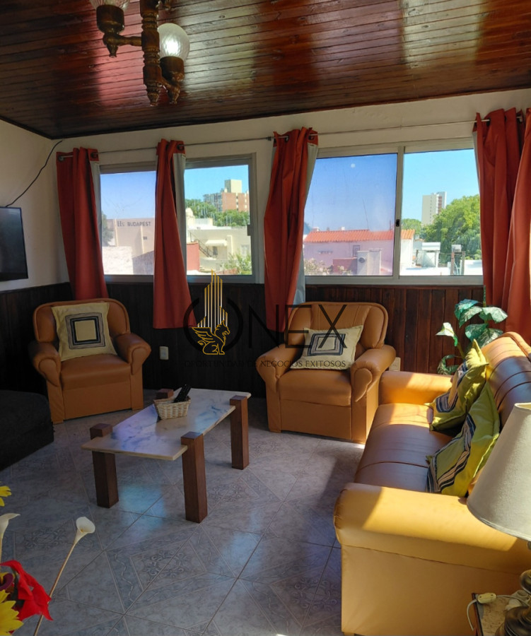 Casa ID.4194 - Oportunidad venta propiedad  dos casas  independientes + dependencia de servicio cerca de la rambla - Piriápolis