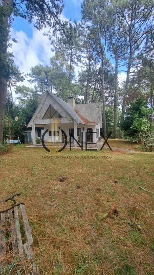 Casa ID.4048 - Alquiler y venta gran casa zona Pinares