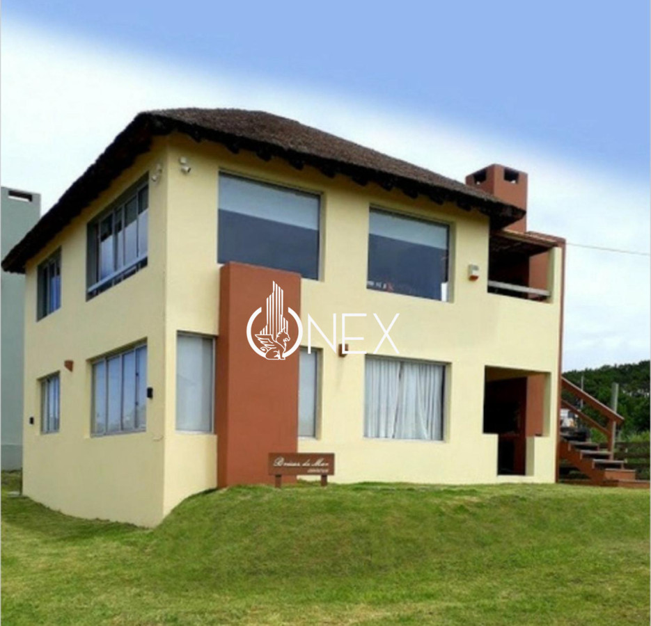 Casa ID.4559 - Venta casa de 4 dormitorios con vista al mar en Punta del Diablo.