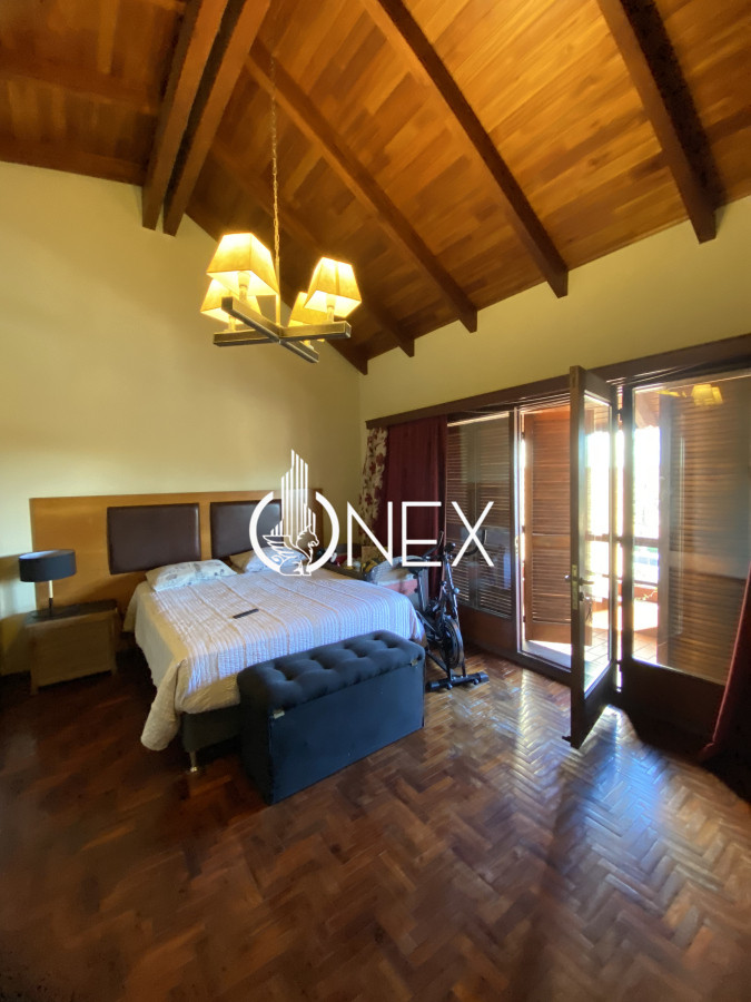 Casa ID.2717 - ESPECTACULAR PROPIEDAD FRENTE A PLAZA EN VENTA PAYSANDU 