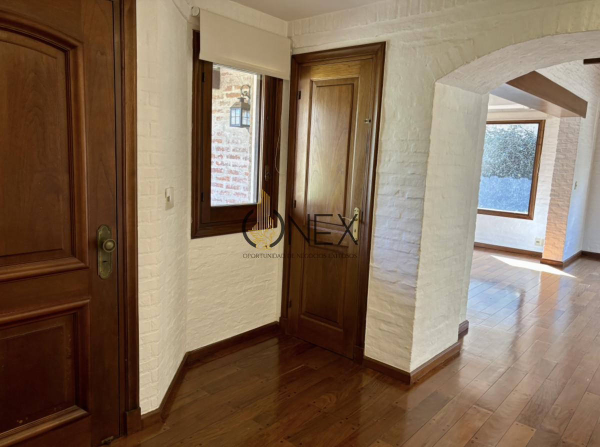 Casa ID.3373 - LUJO Y COMODIDAD Venta o Alquiler Casa Lomas Tahona 3D suite Playroom Estar Terraza Gge Piscina Parrillero