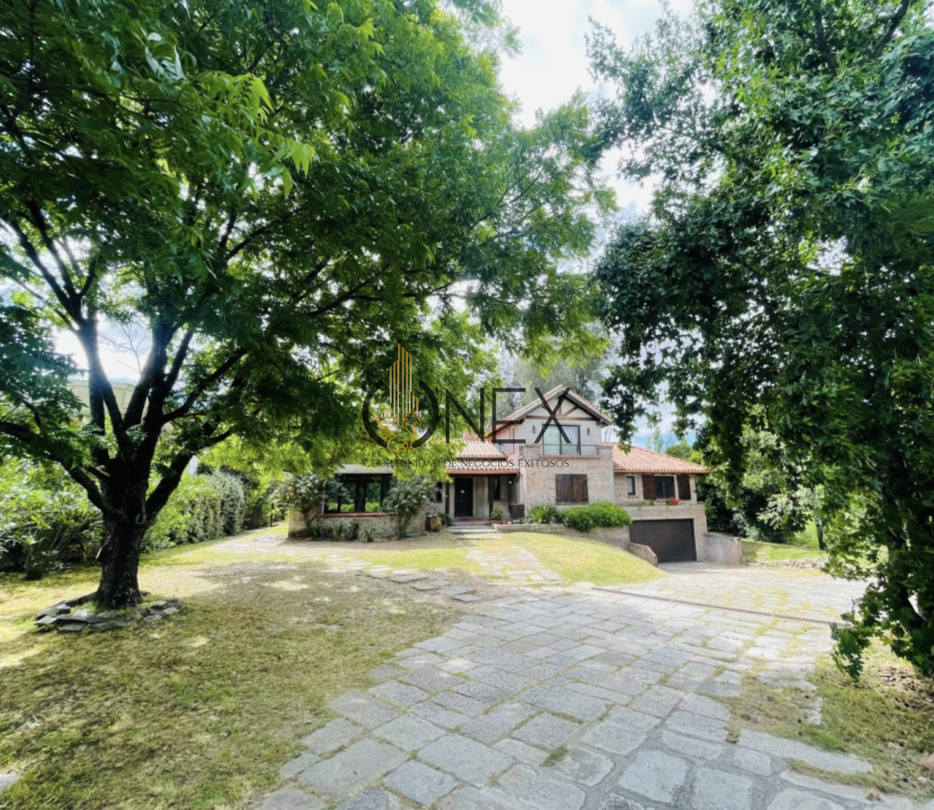 Casa ID.3373 - LUJO Y COMODIDAD Venta o Alquiler Casa Lomas Tahona 3D suite Playroom Estar Terraza Gge Piscina Parrillero