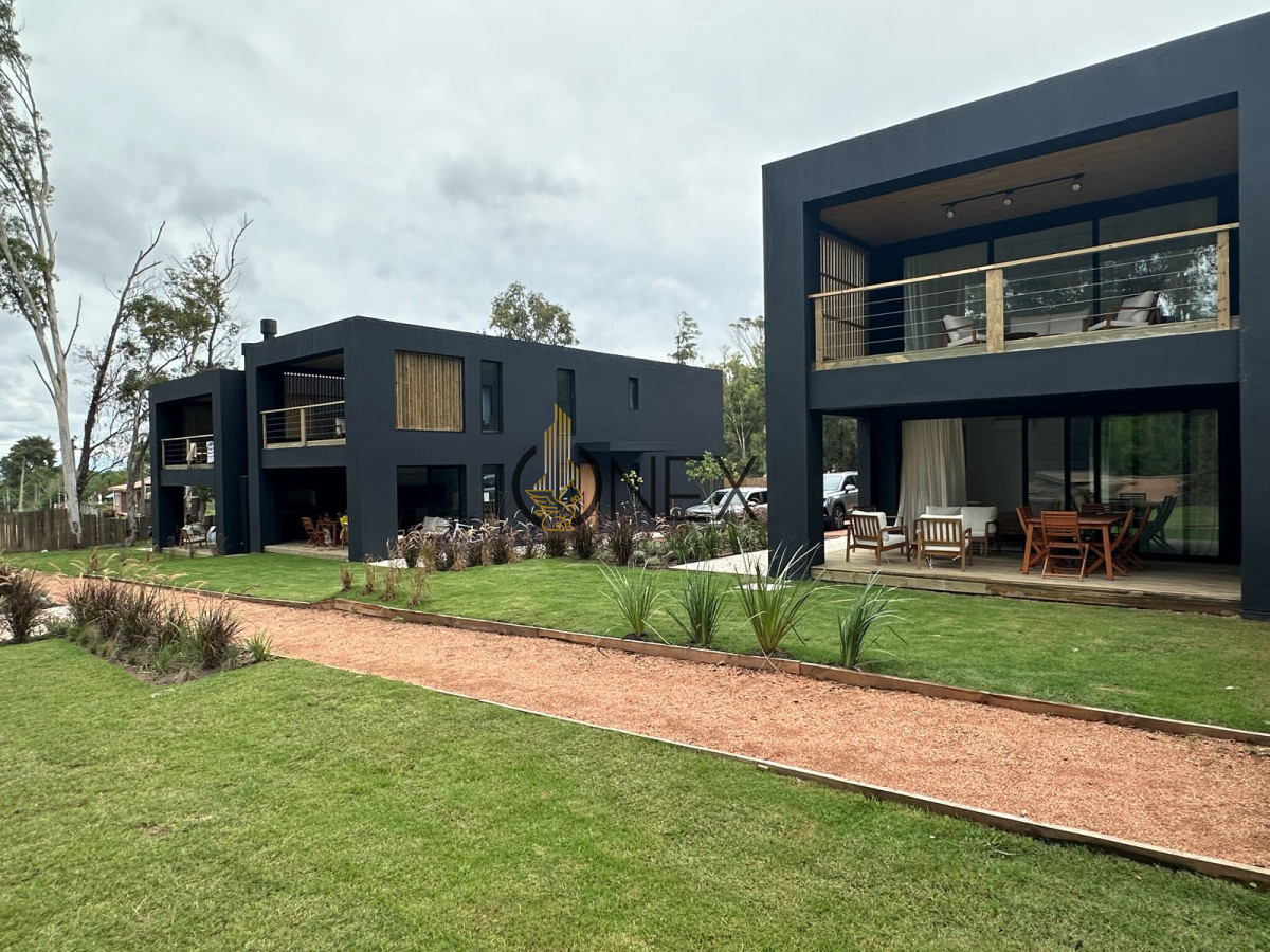 Casa ID.2935 -  Complejo Residencial de 4 casas - El Tesoro, La Barra. 